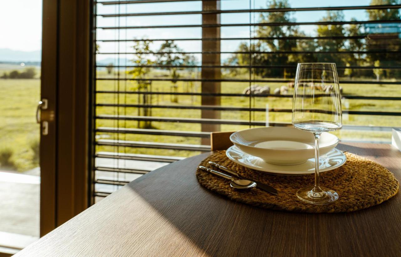Fortun Estate - Apartmaji Ob Reki Kolpi Metlika Eksteriør bilde